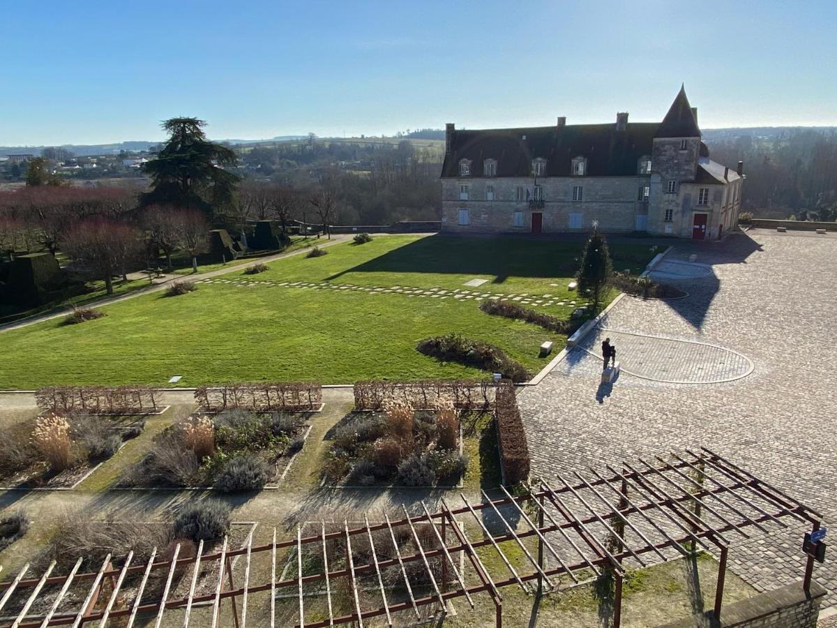 Appartement Face Au Donjon Pons Kültér fotó
