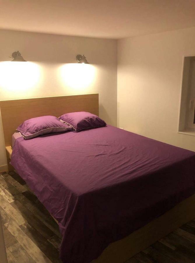 Appartement Face Au Donjon Pons Kültér fotó